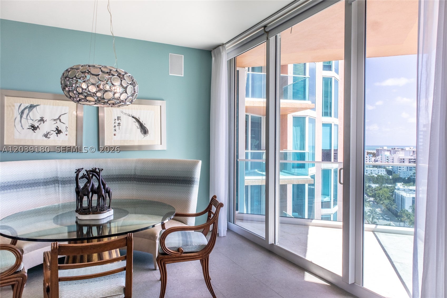 300 S Pointe Dr 1502