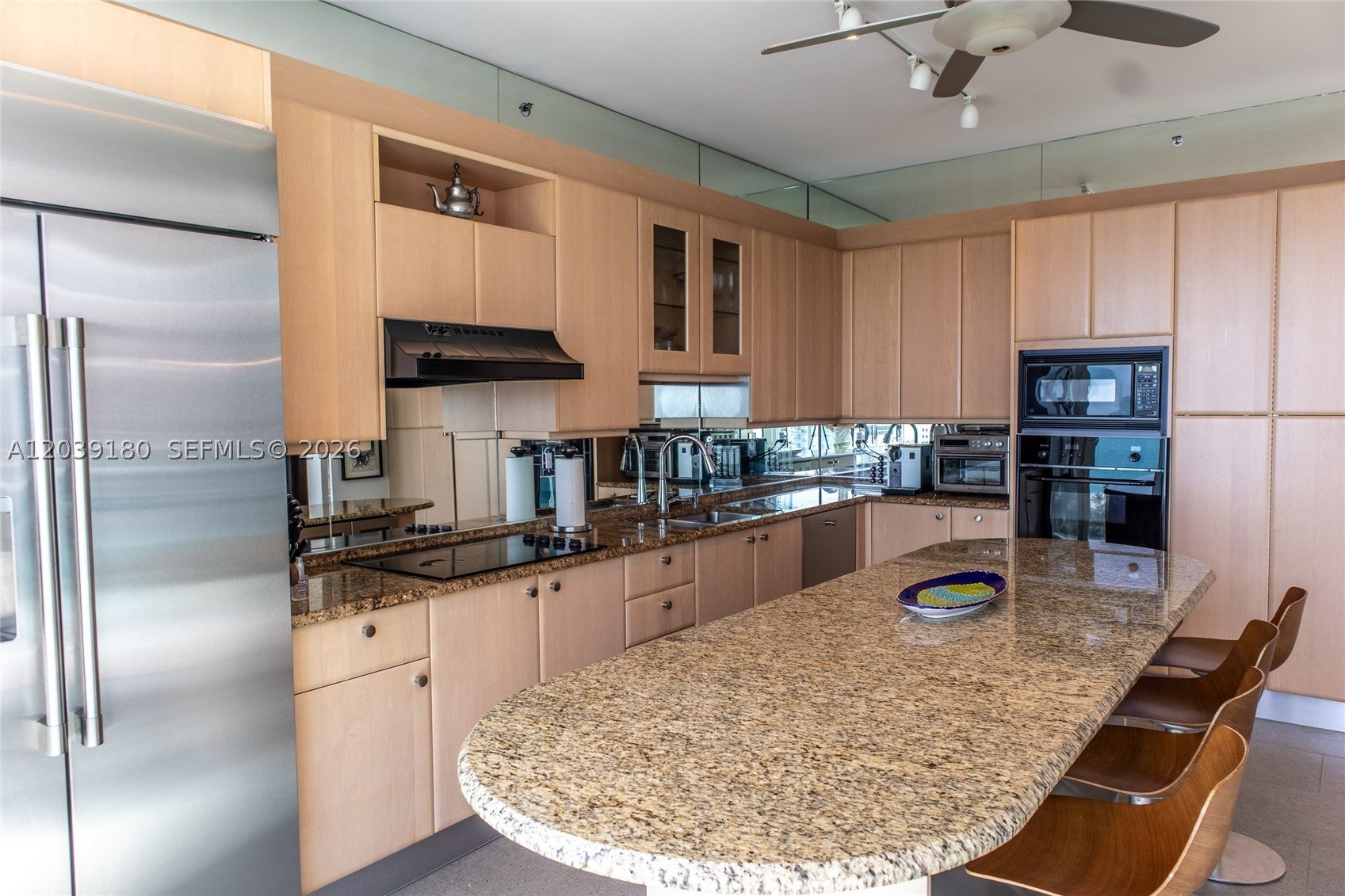 300 S Pointe Dr 1502