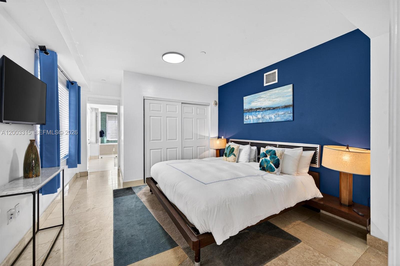 THE CARLYLE DECO HOTEL CO - Residential