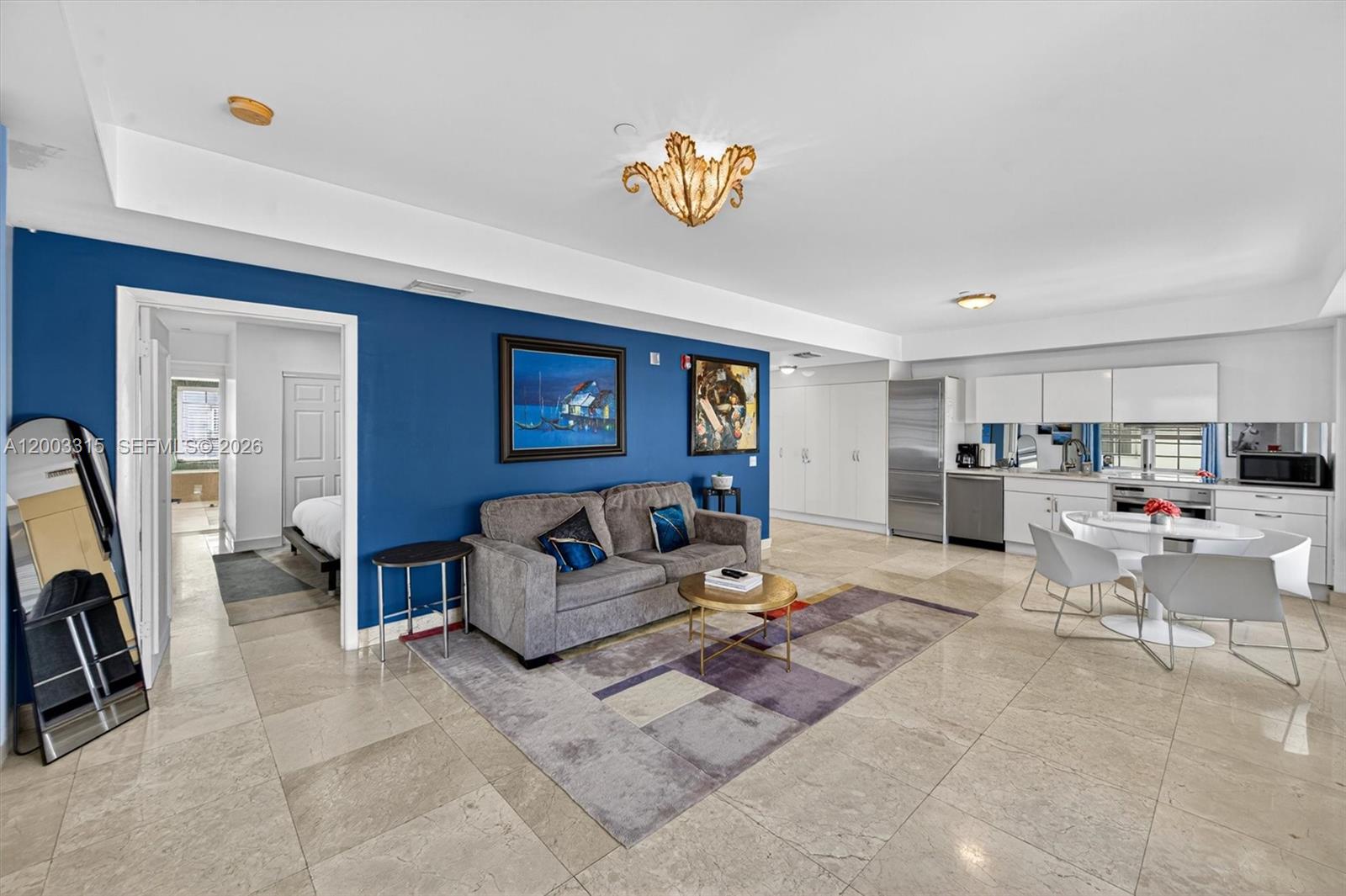 THE CARLYLE DECO HOTEL CO - Residential