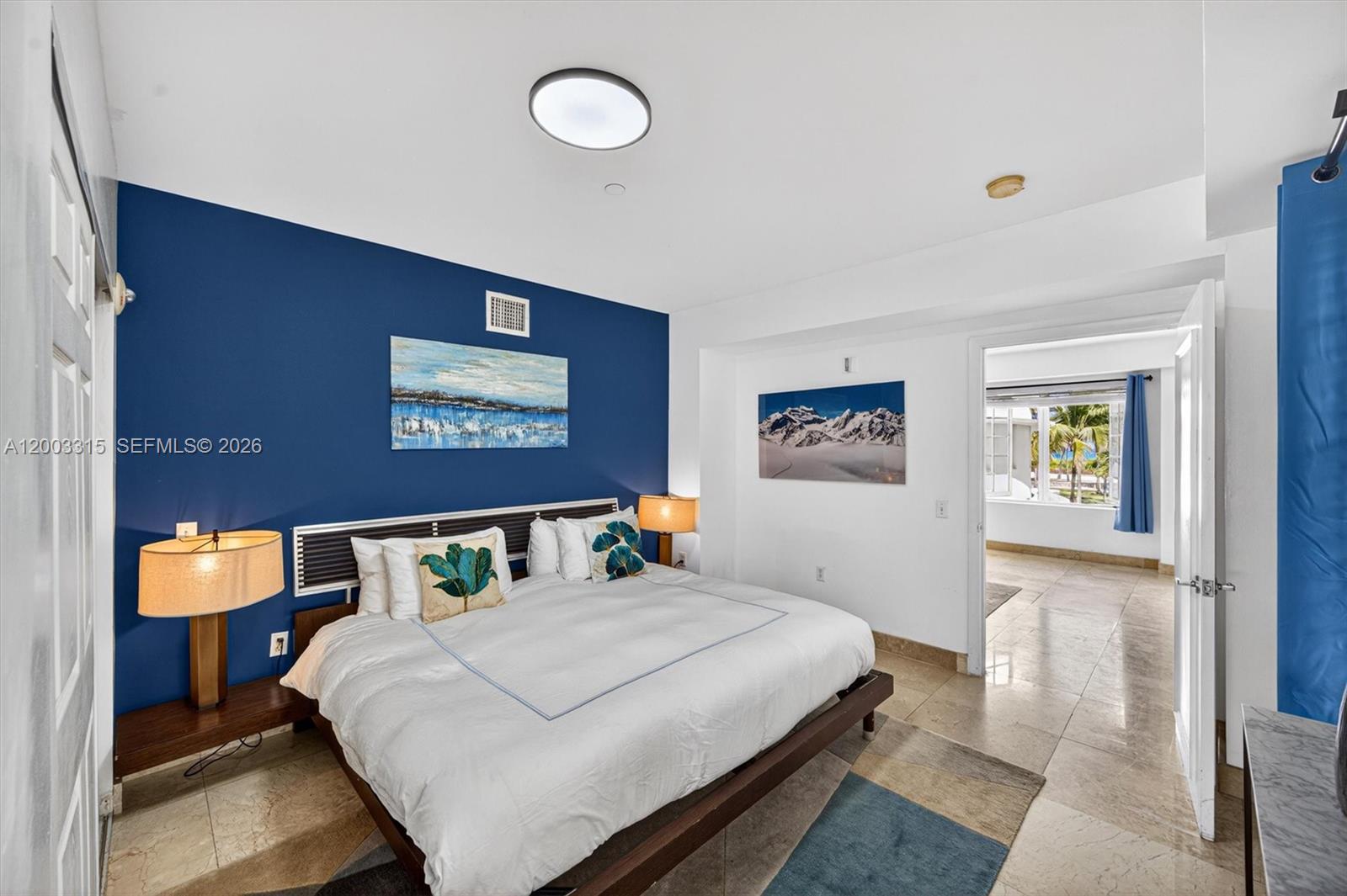 THE CARLYLE DECO HOTEL CO - Residential