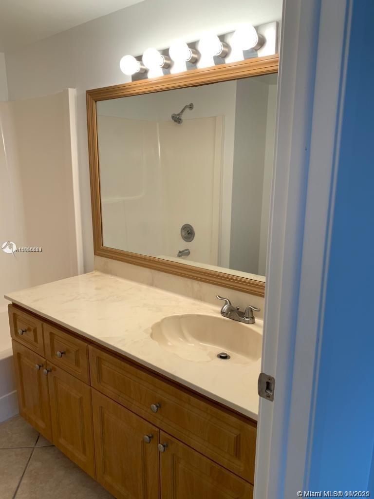 SOLEIL AT FONTAINEBLEAU C - Residential Lease