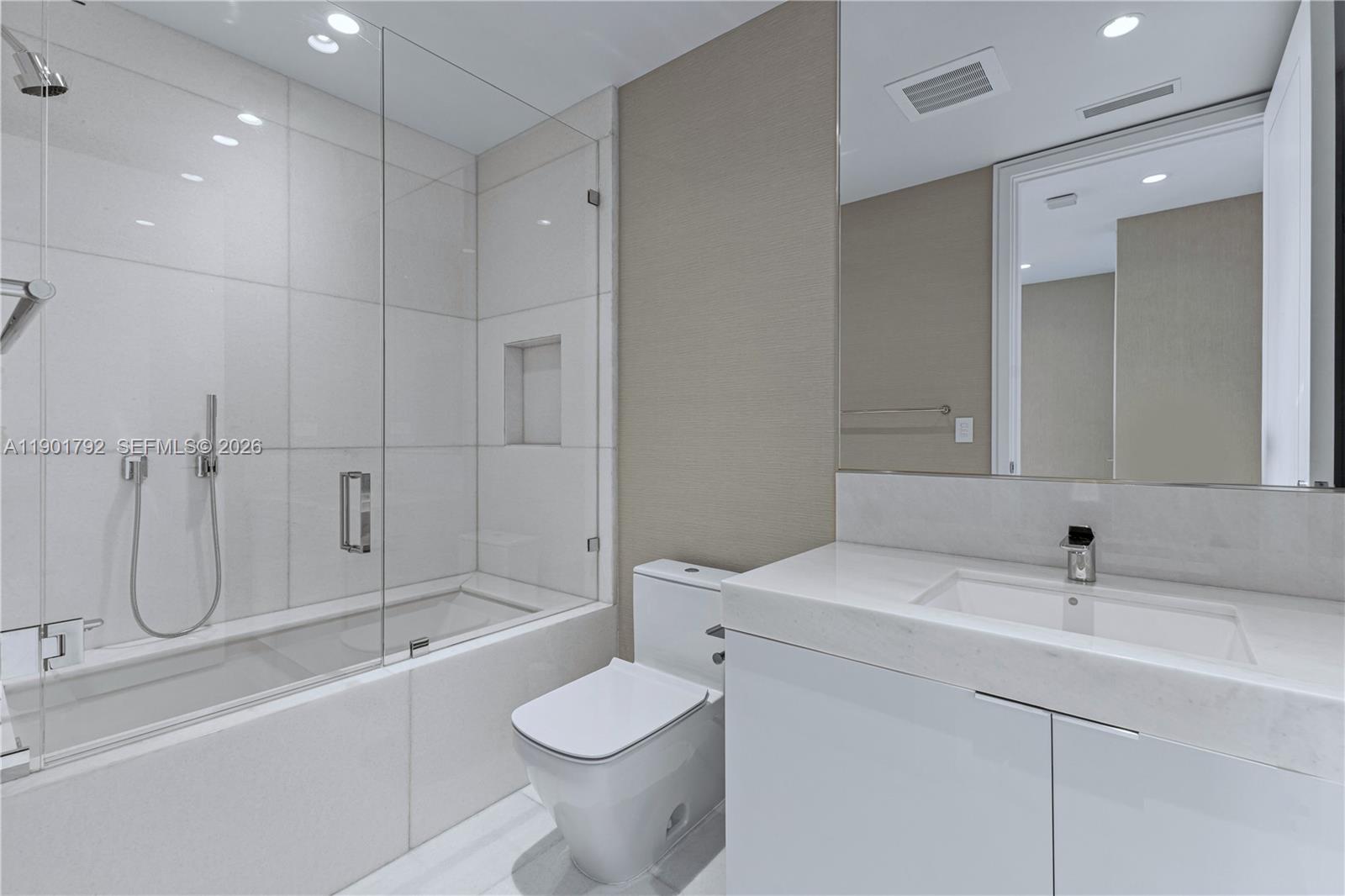 NORTH BISCAYNE BEACH AMEN - Residential