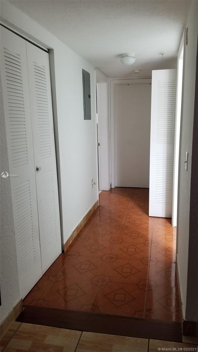 SUNSHINE CONDO - Residential