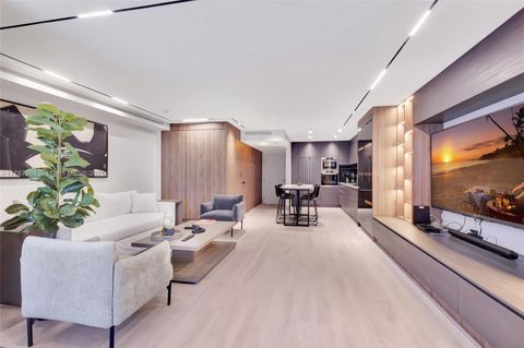 2301 Collins Ave 432 Miami Beach FL 33139