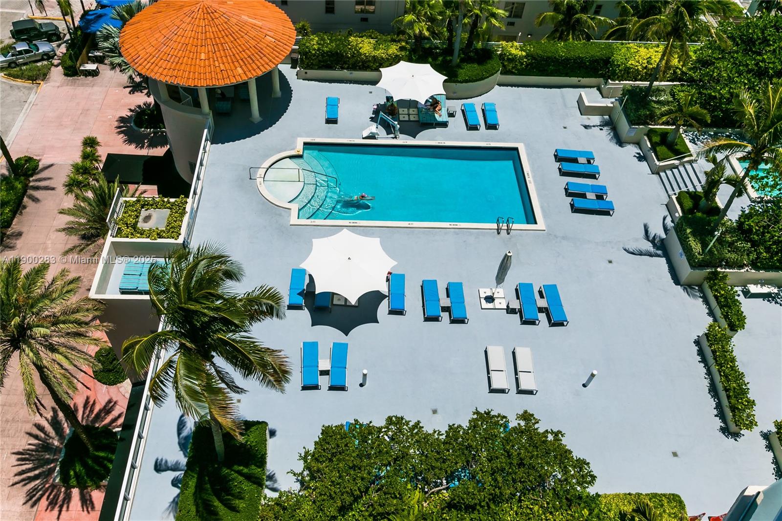 ST TROPEZ OCEAN CONDO - Residential