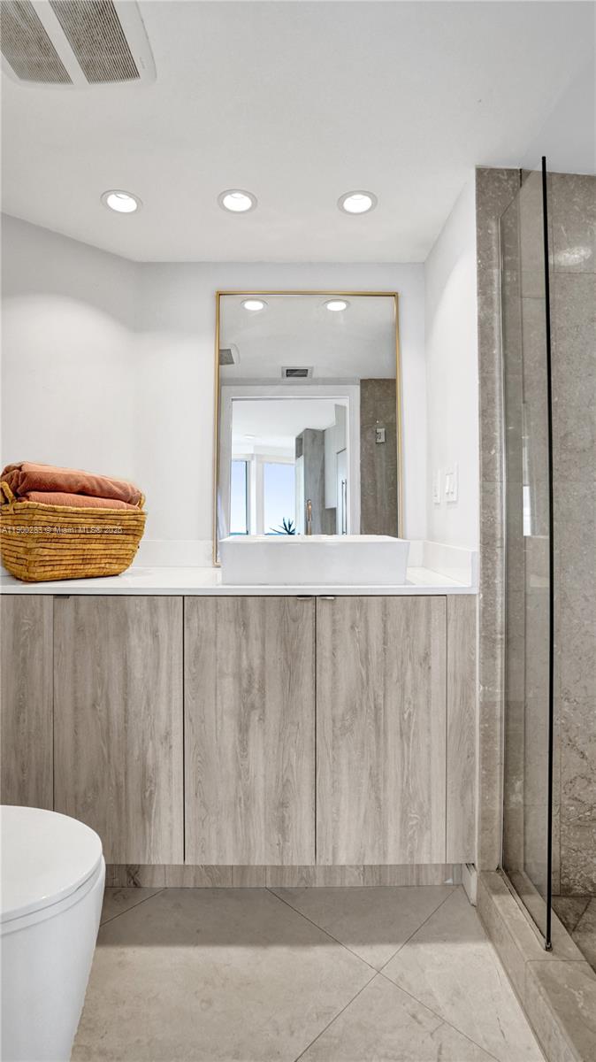 ST TROPEZ OCEAN CONDO - Residential
