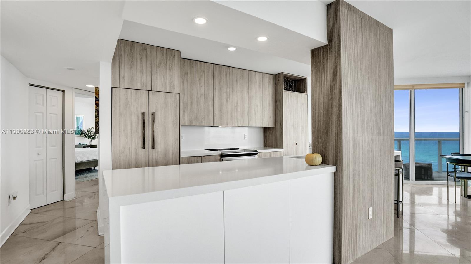 ST TROPEZ OCEAN CONDO - Residential