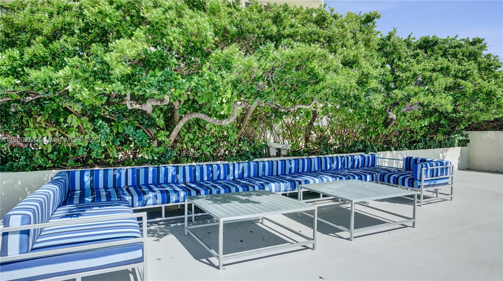 ST TROPEZ OCEAN CONDO - Residential