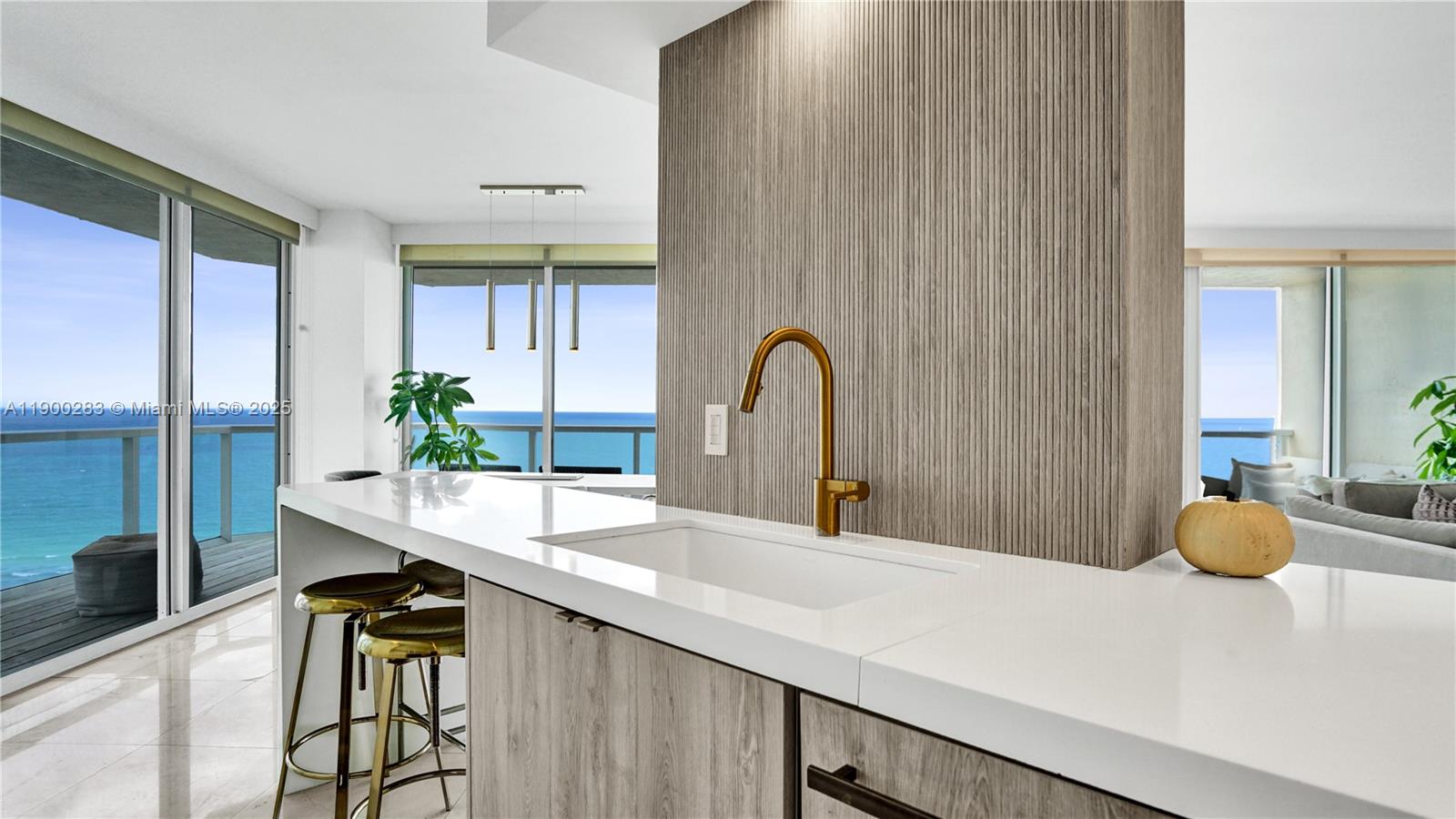 ST TROPEZ OCEAN CONDO - Residential