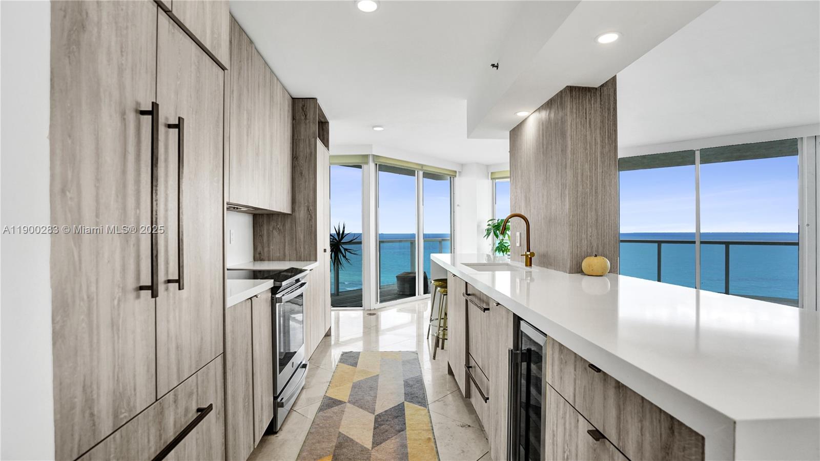 ST TROPEZ OCEAN CONDO - Residential