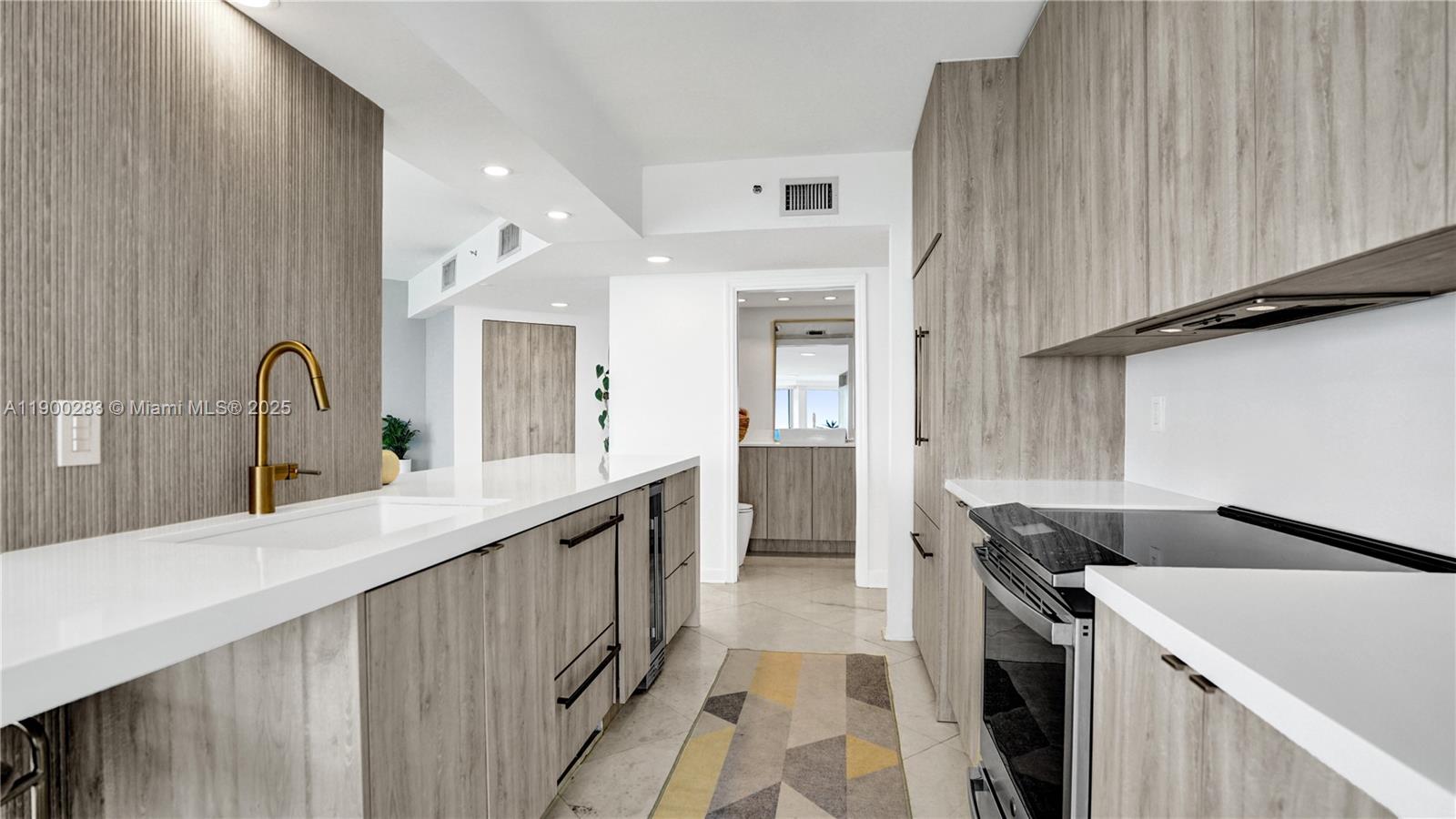 ST TROPEZ OCEAN CONDO - Residential