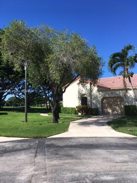 Property for Sale at 5906 Parkwalk Cir W Cir, Boynton Beach, Palm Beach County, Florida - Bedrooms: 3 
Bathrooms: 2  - $379,000