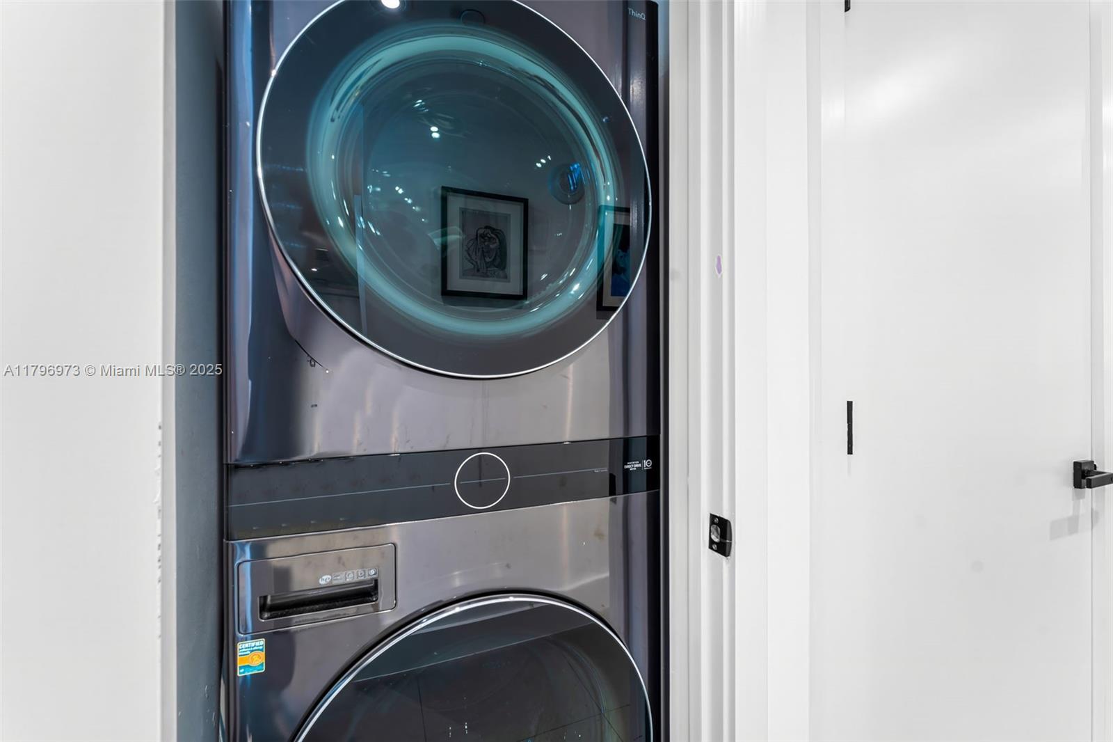 ICONBRICKELL CONDO NO 1 - Residential Lease