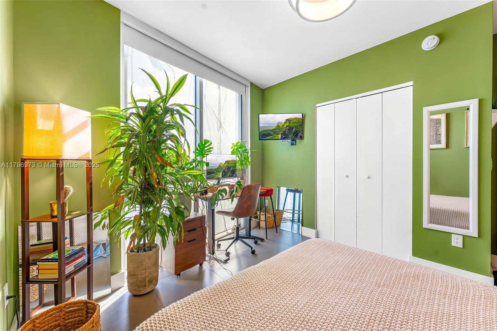 ICONBRICKELL CONDO NO 1 - Residential Lease