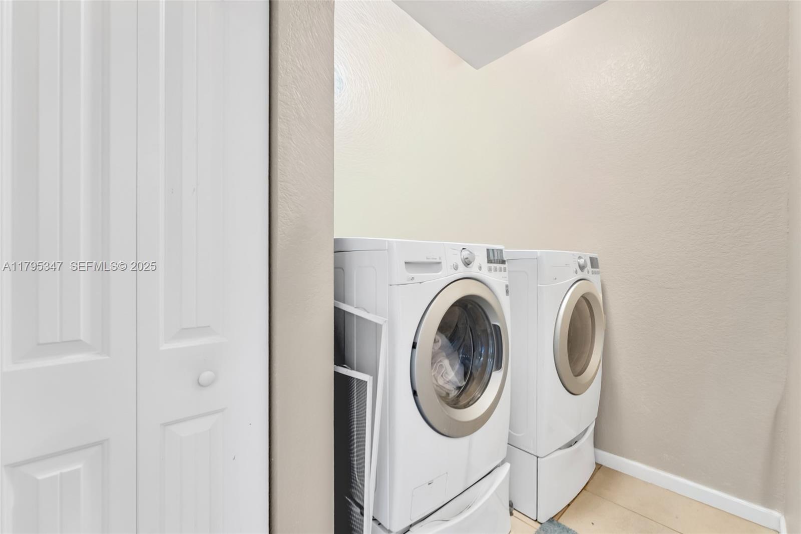 COUNTRY GARDENS SOUTH - Residential