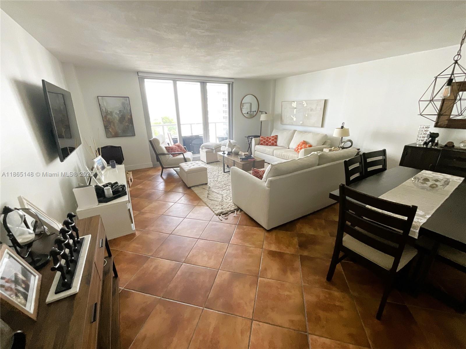 5701 Collins Ave 1201