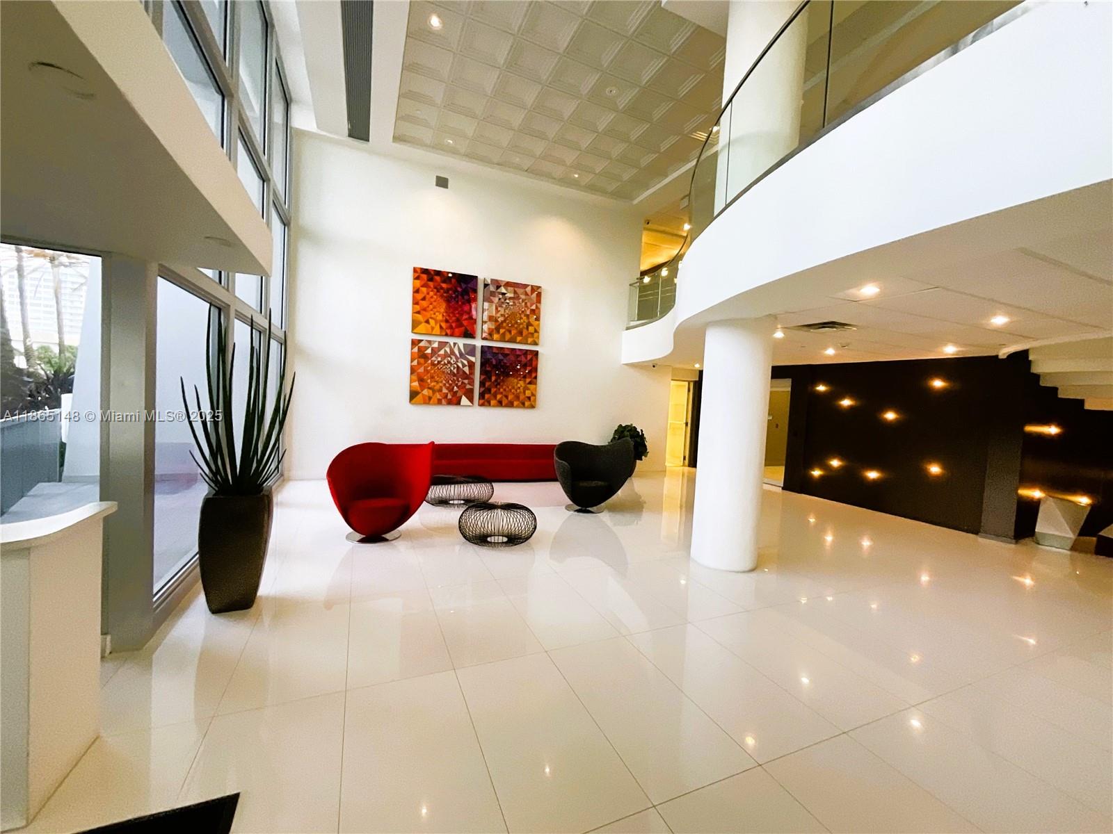 5701 Collins Ave 1201