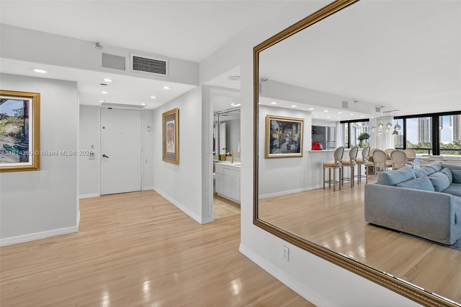 TURNBERRY ISLE SOUTH COND - Residential