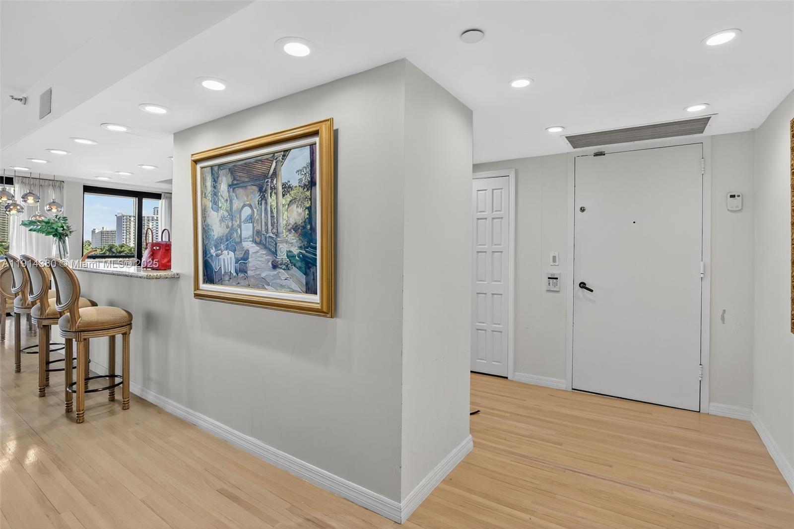 TURNBERRY ISLE SOUTH COND - Residential