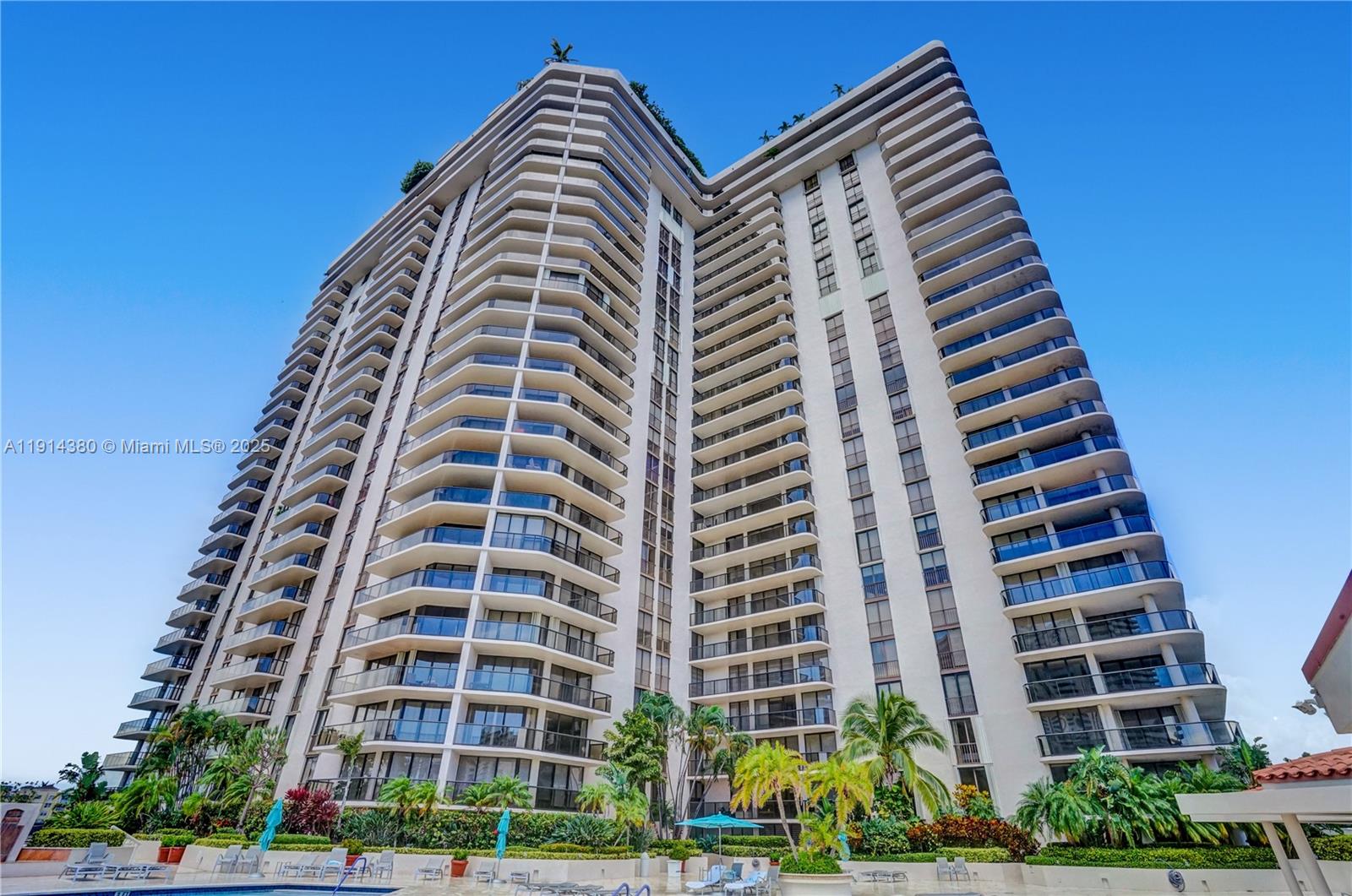 TURNBERRY ISLE SOUTH COND - Residential