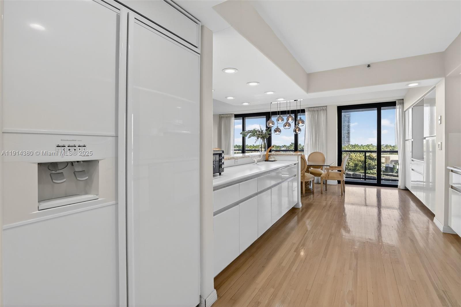 TURNBERRY ISLE SOUTH COND - Residential