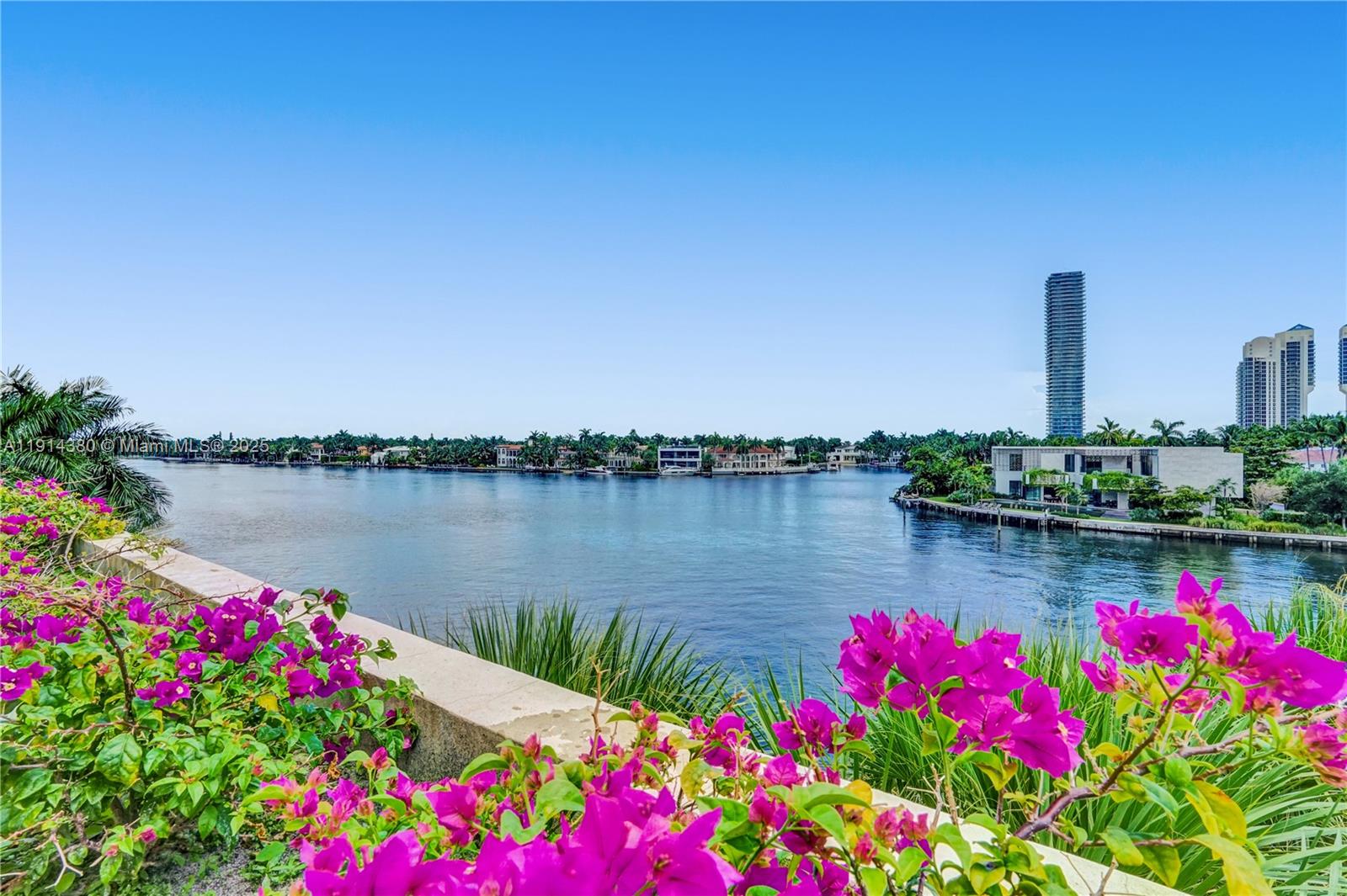 TURNBERRY ISLE SOUTH COND - Residential