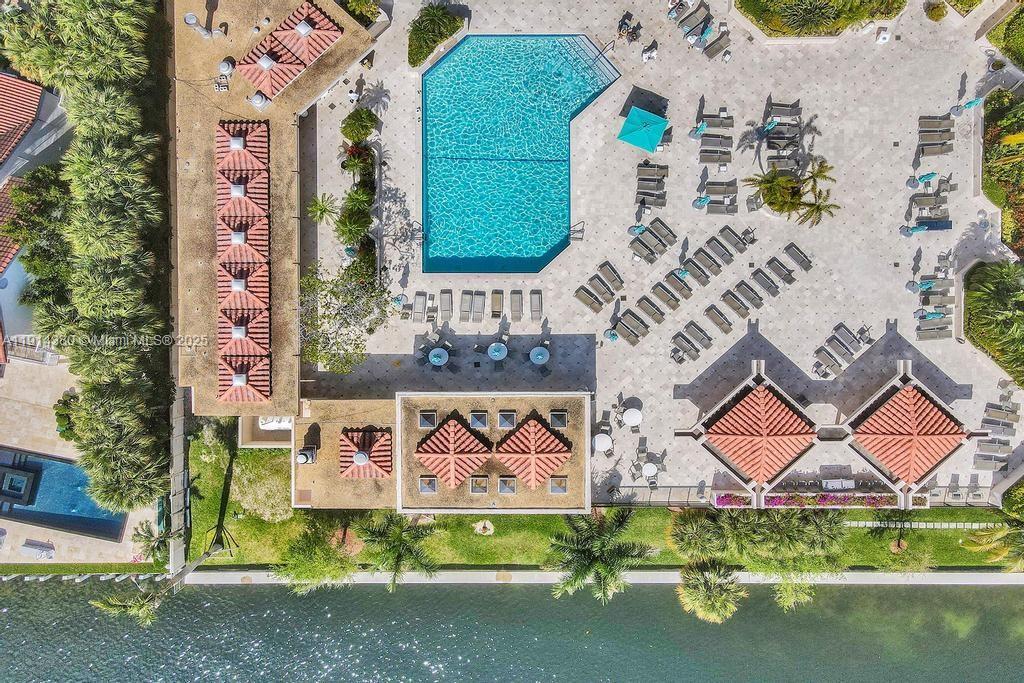 19667 Turnberry Way 5J