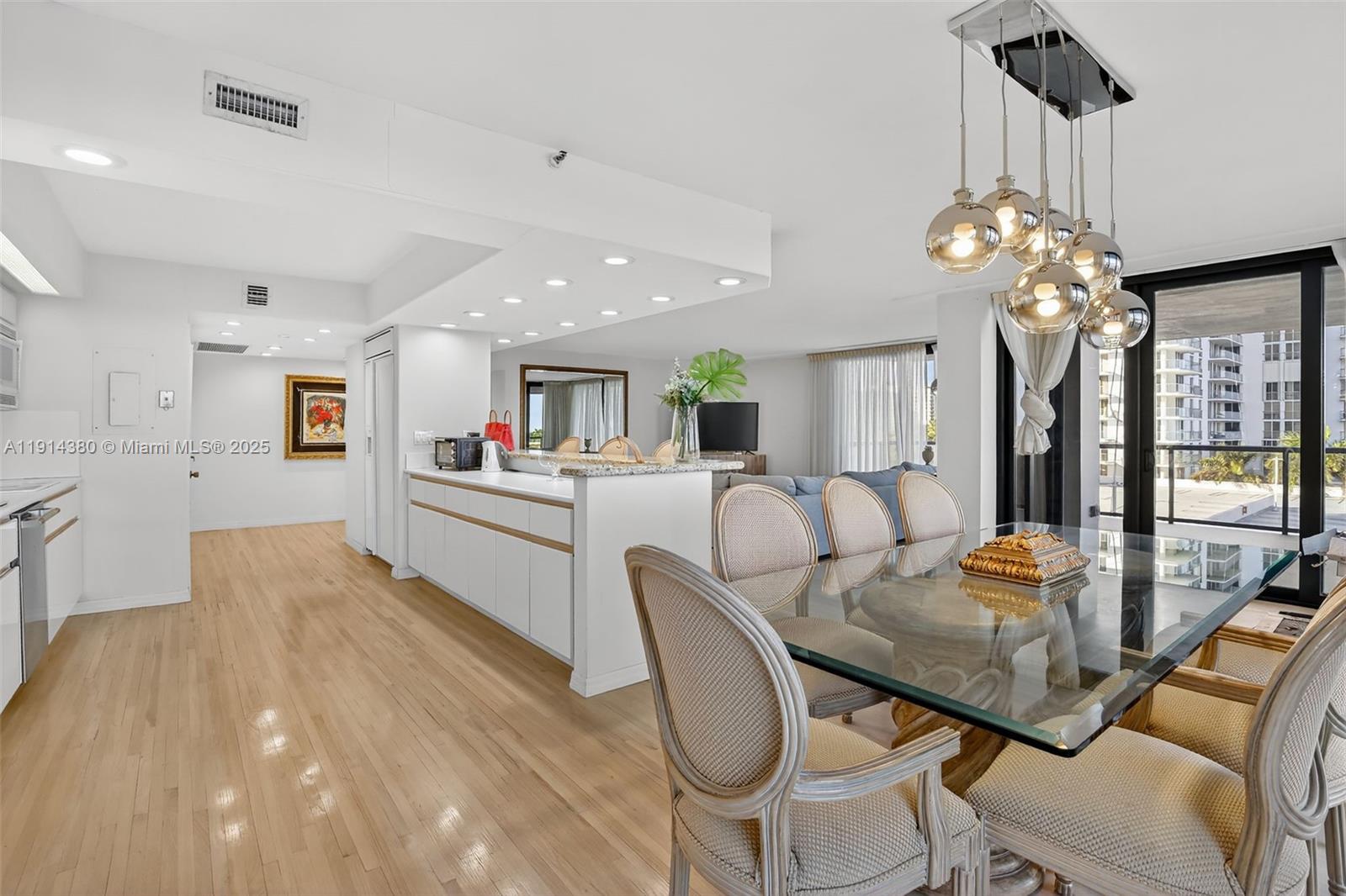 TURNBERRY ISLE SOUTH COND - Residential