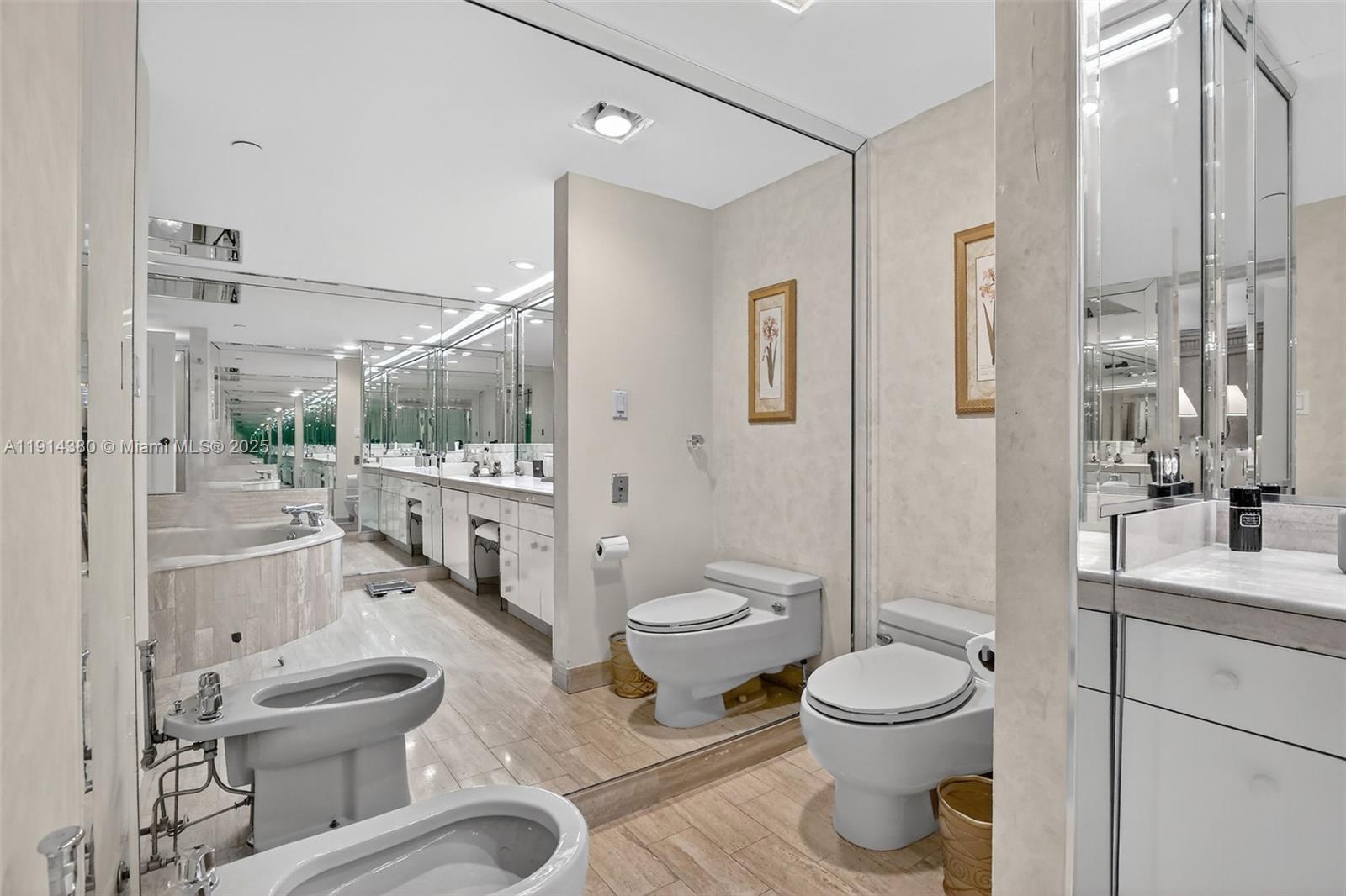 TURNBERRY ISLE SOUTH COND - Residential