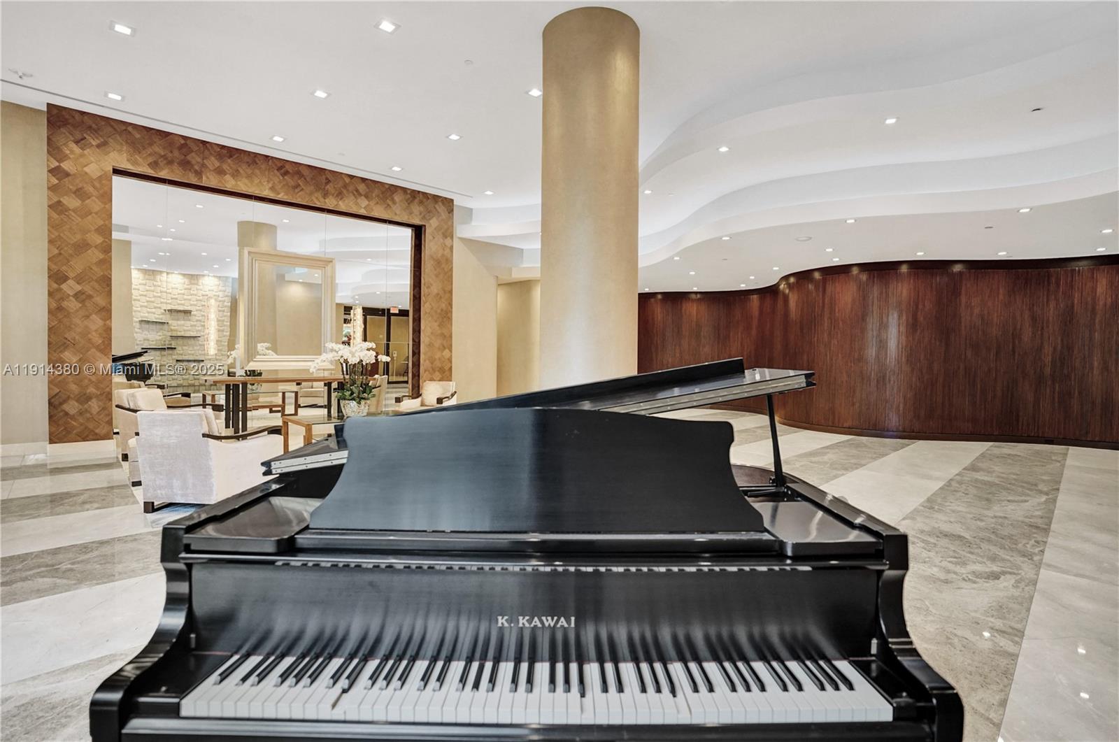 TURNBERRY ISLE SOUTH COND - Residential