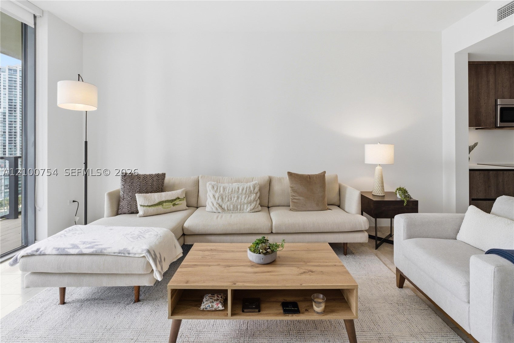 68 SE 6th St 1106