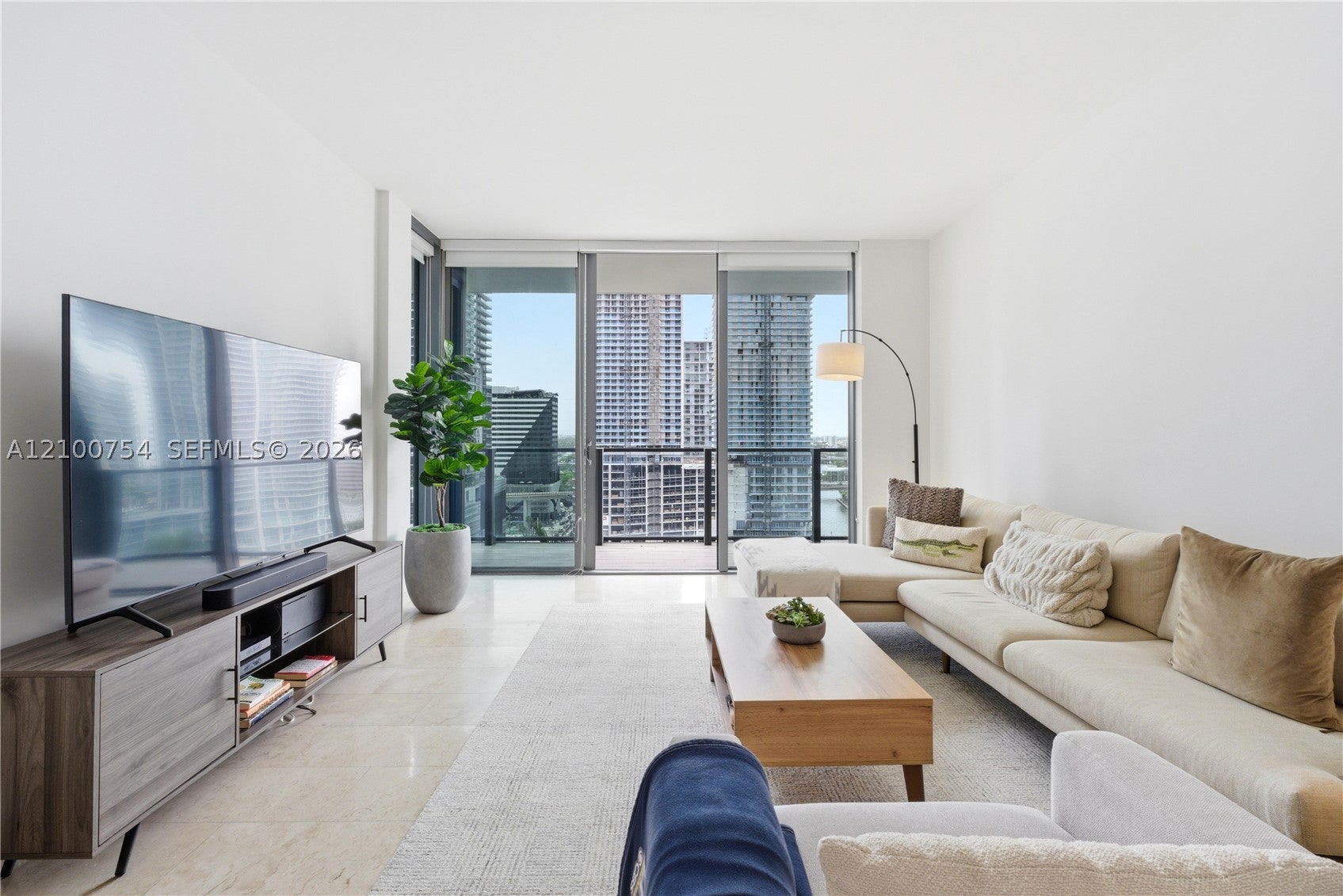 68 SE 6th St 1106