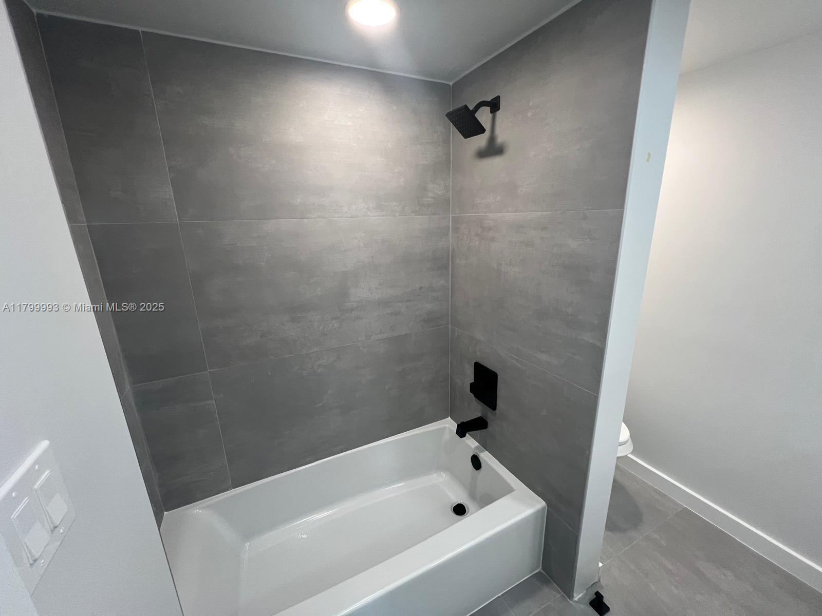 MARINA OAKS CONDO - Residential Lease