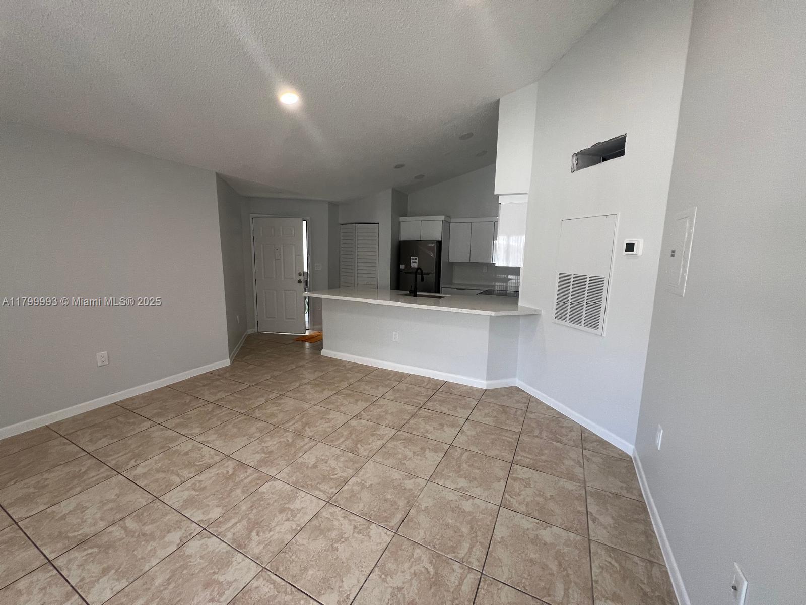 MARINA OAKS CONDO - Residential Lease