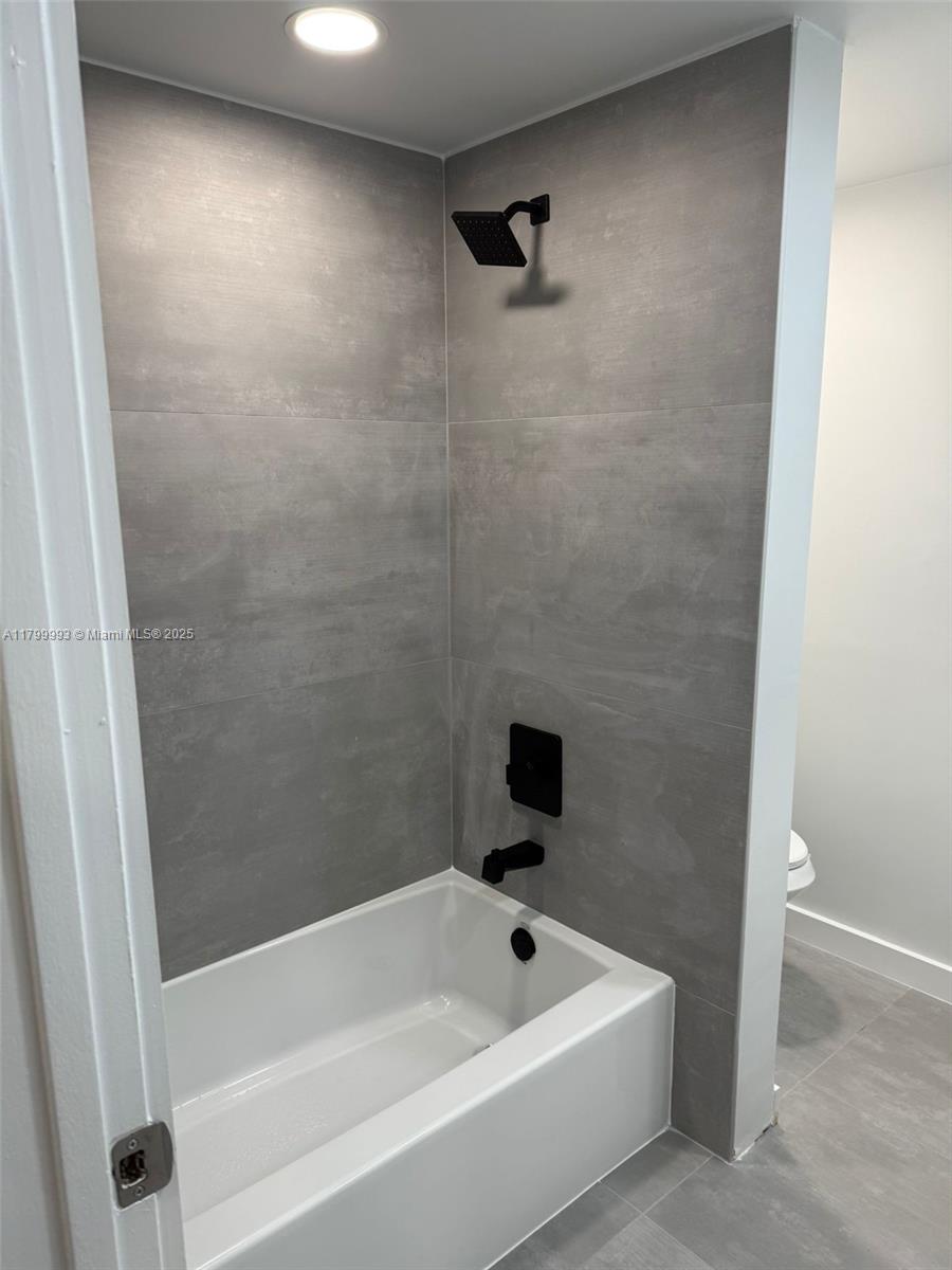 MARINA OAKS CONDO - Residential Lease