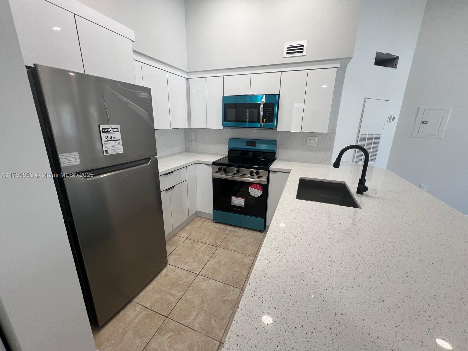 MARINA OAKS CONDO - Residential Lease