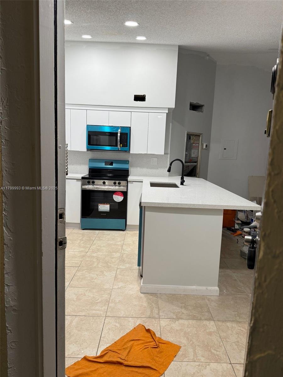 MARINA OAKS CONDO - Residential Lease