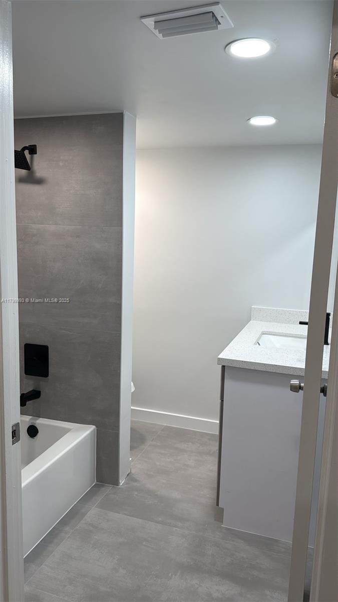 MARINA OAKS CONDO - Residential Lease