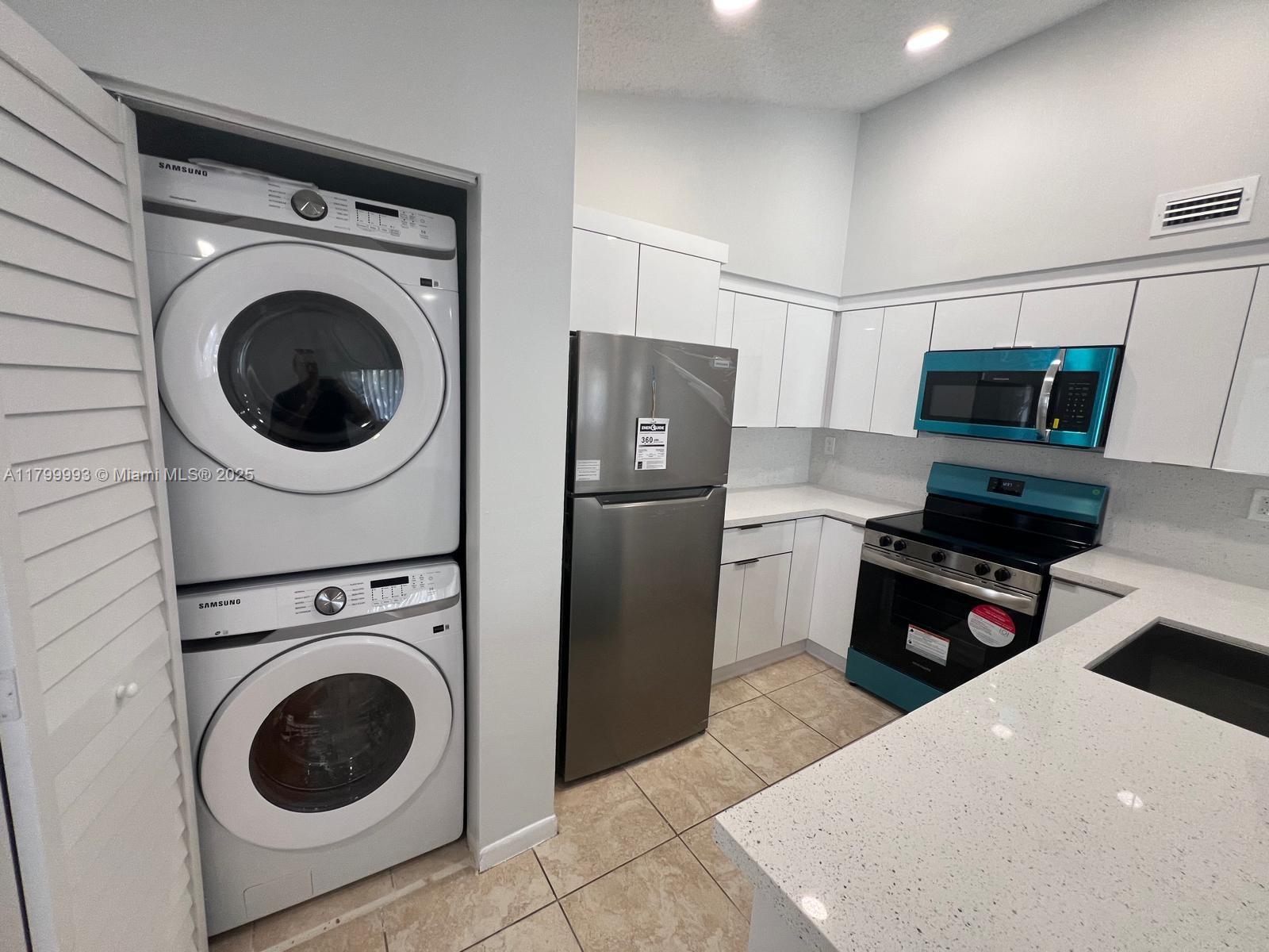 MARINA OAKS CONDO - Residential Lease