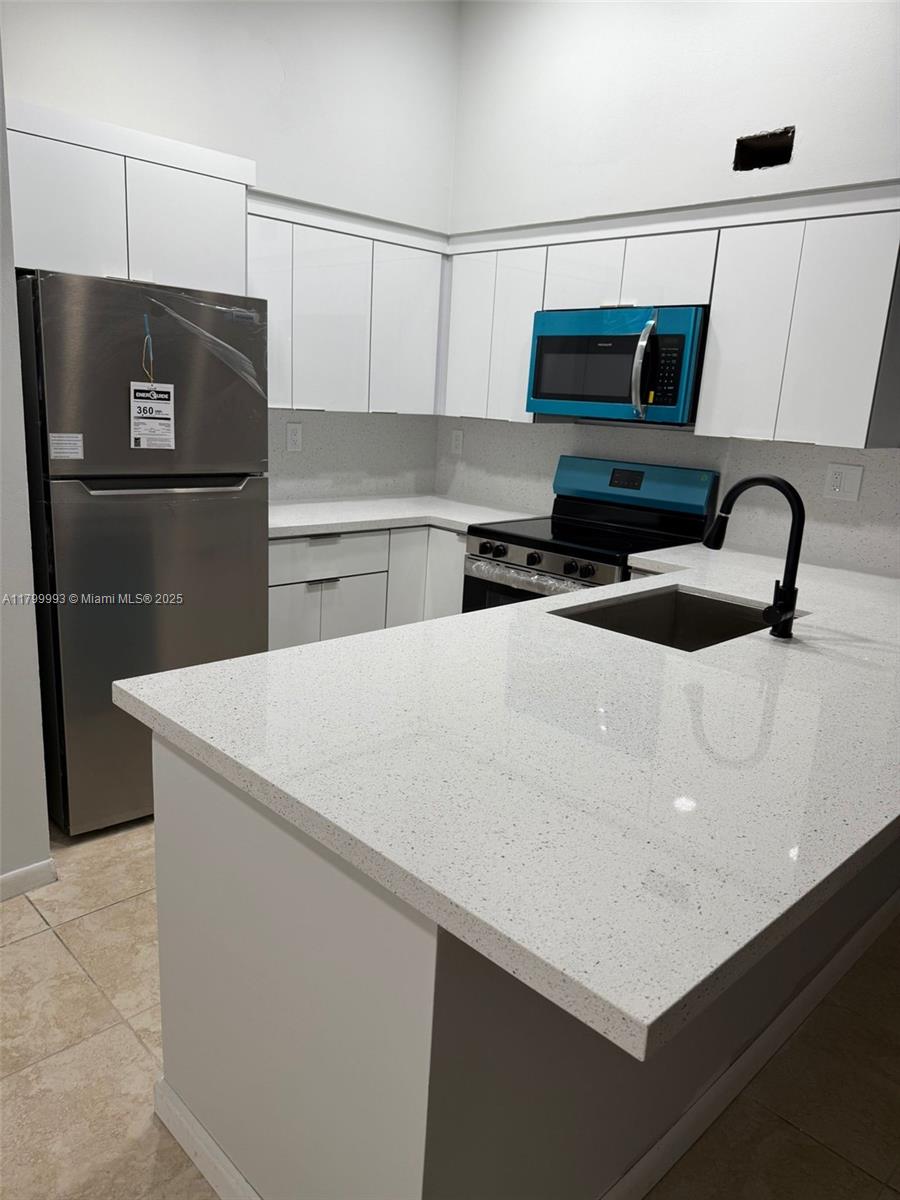 MARINA OAKS CONDO - Residential Lease