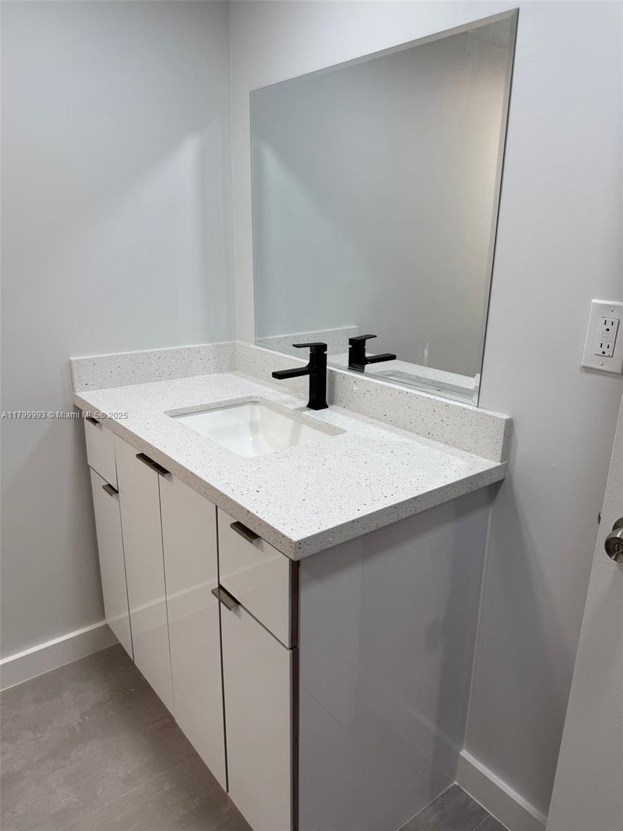MARINA OAKS CONDO - Residential Lease