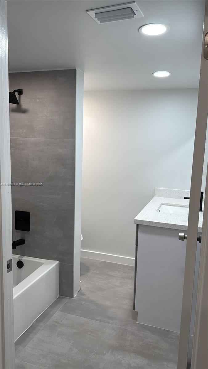 MARINA OAKS CONDO - Residential Lease
