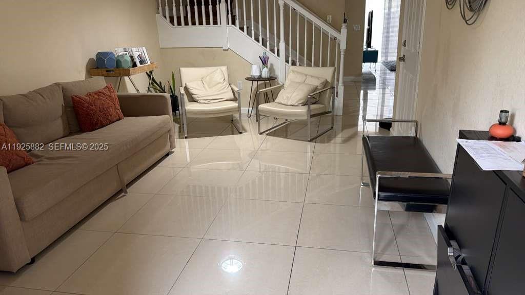 DORAL BREEZE - Residential