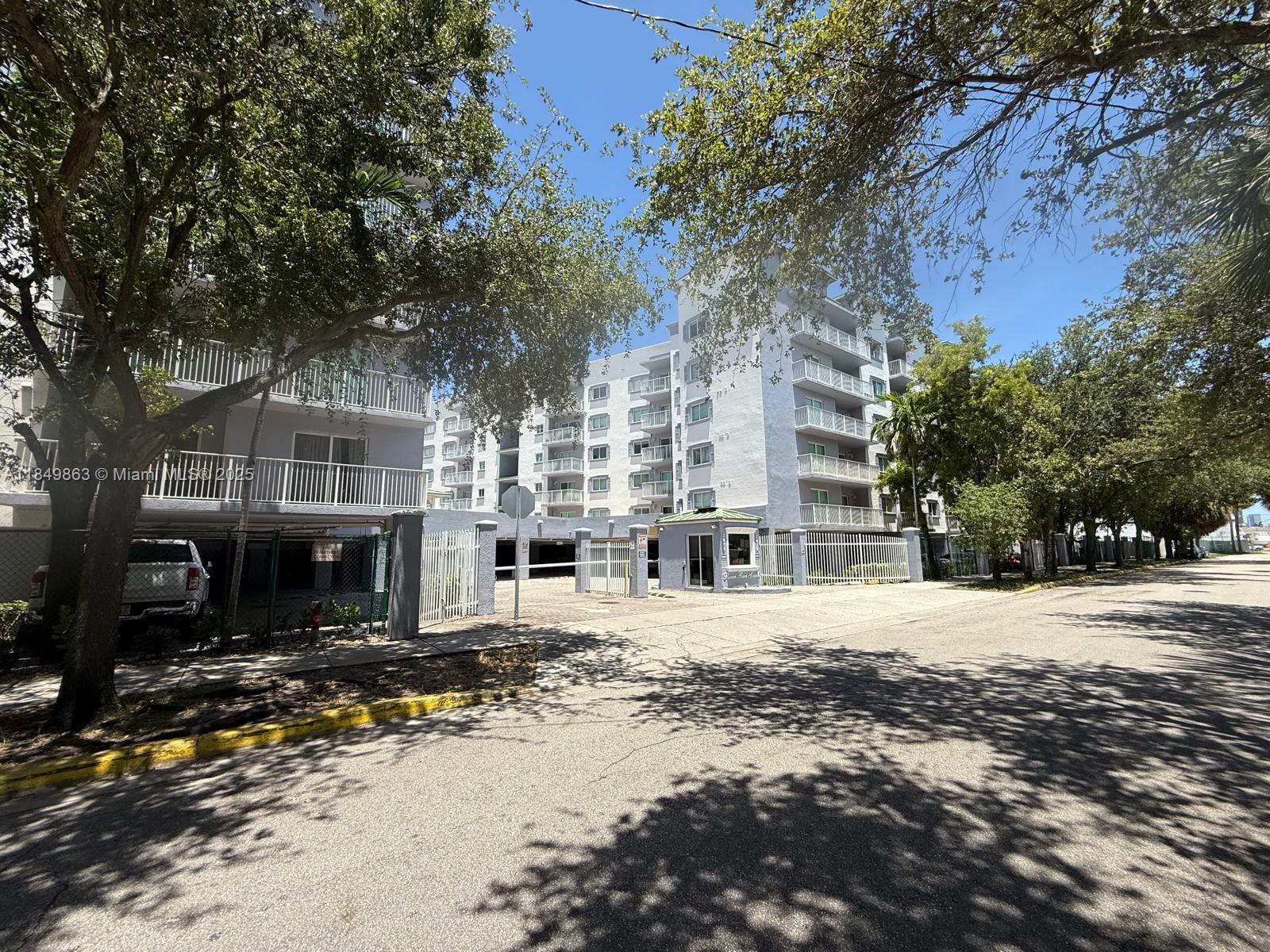 Spacious 2 bed - 2 bath condo, laminated flooring in the bedrooms, title in the living areas, and a convenient in unit washer and dryer. Enjoy peace of mind in a gated community
with 24/7 security, guard and surveillance cameras. One assigned parking space. Located near to highways.