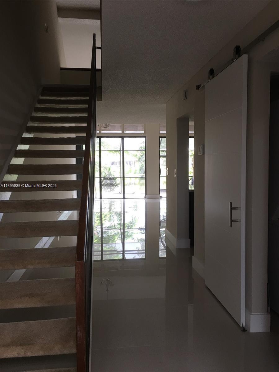 EVERGLADES SUGAR & LAND C - Residential Lease
