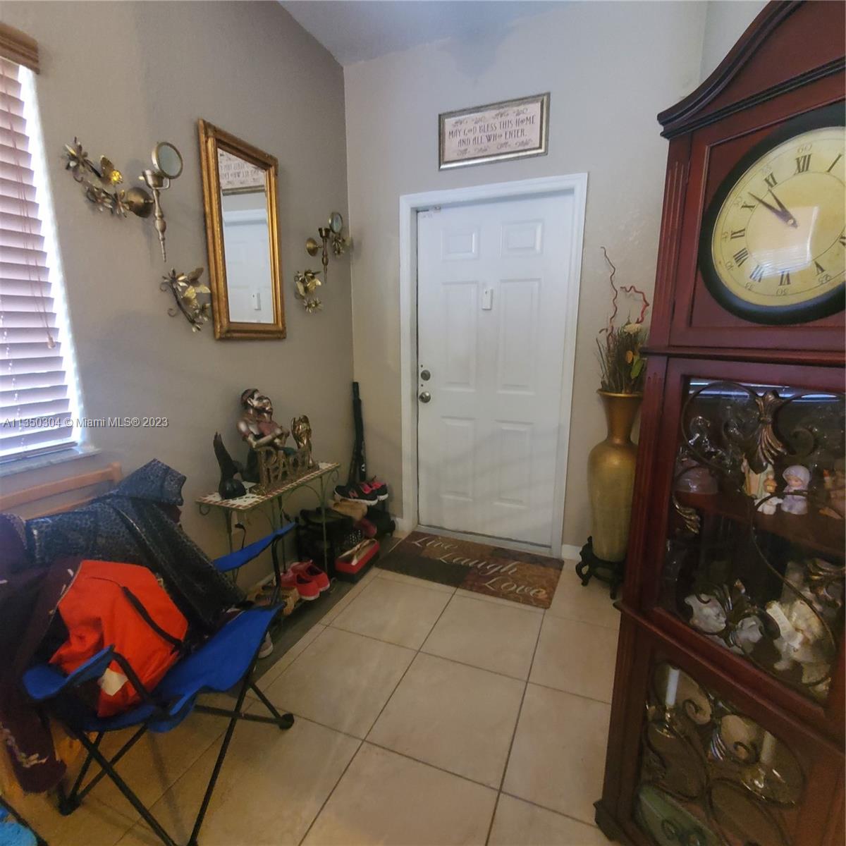 Photo 4 of 16 of listing 7585bffb-5539-4eab-a21e-4cc42b6c7229 condo