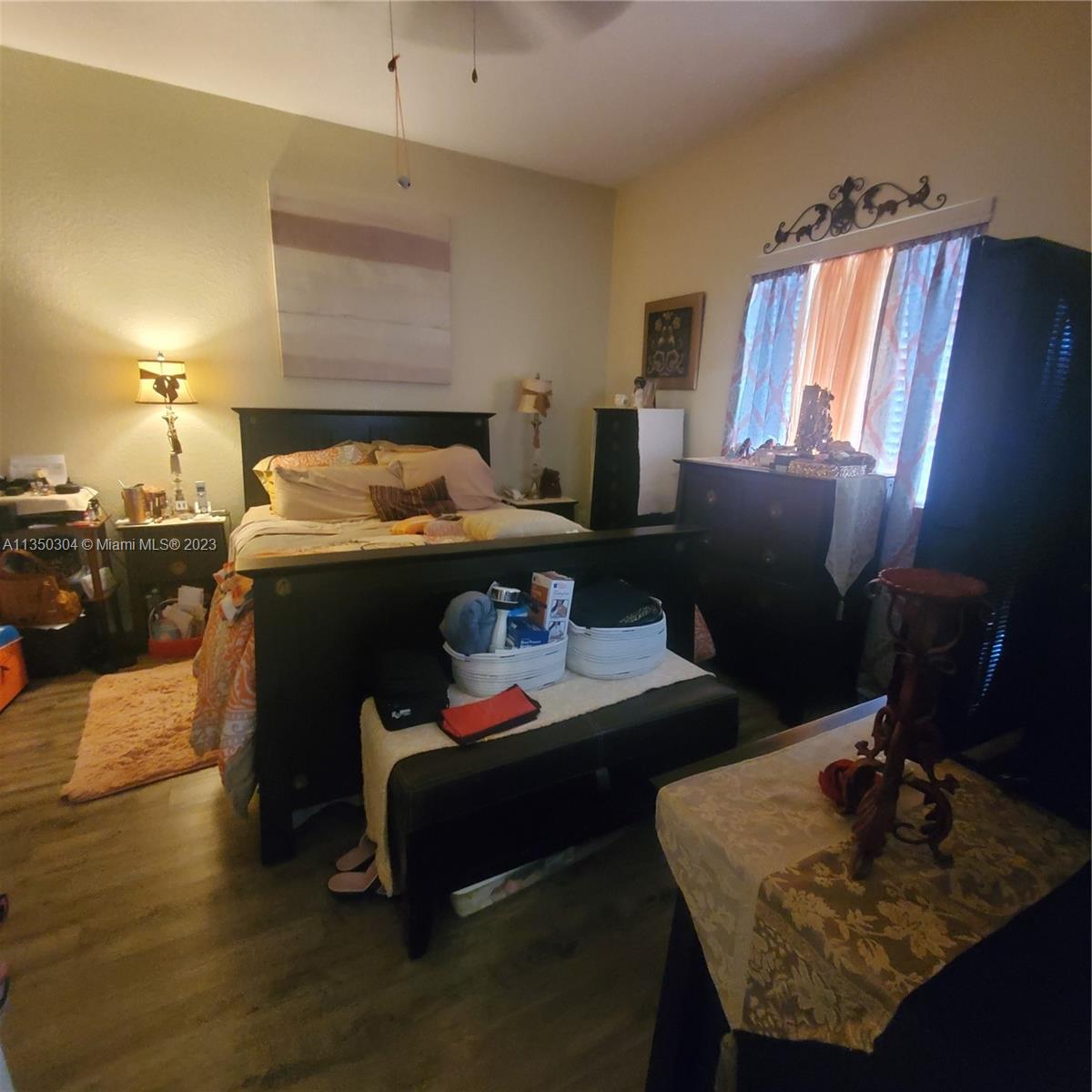 Photo 9 of 16 of listing 7585bffb-5539-4eab-a21e-4cc42b6c7229 condo