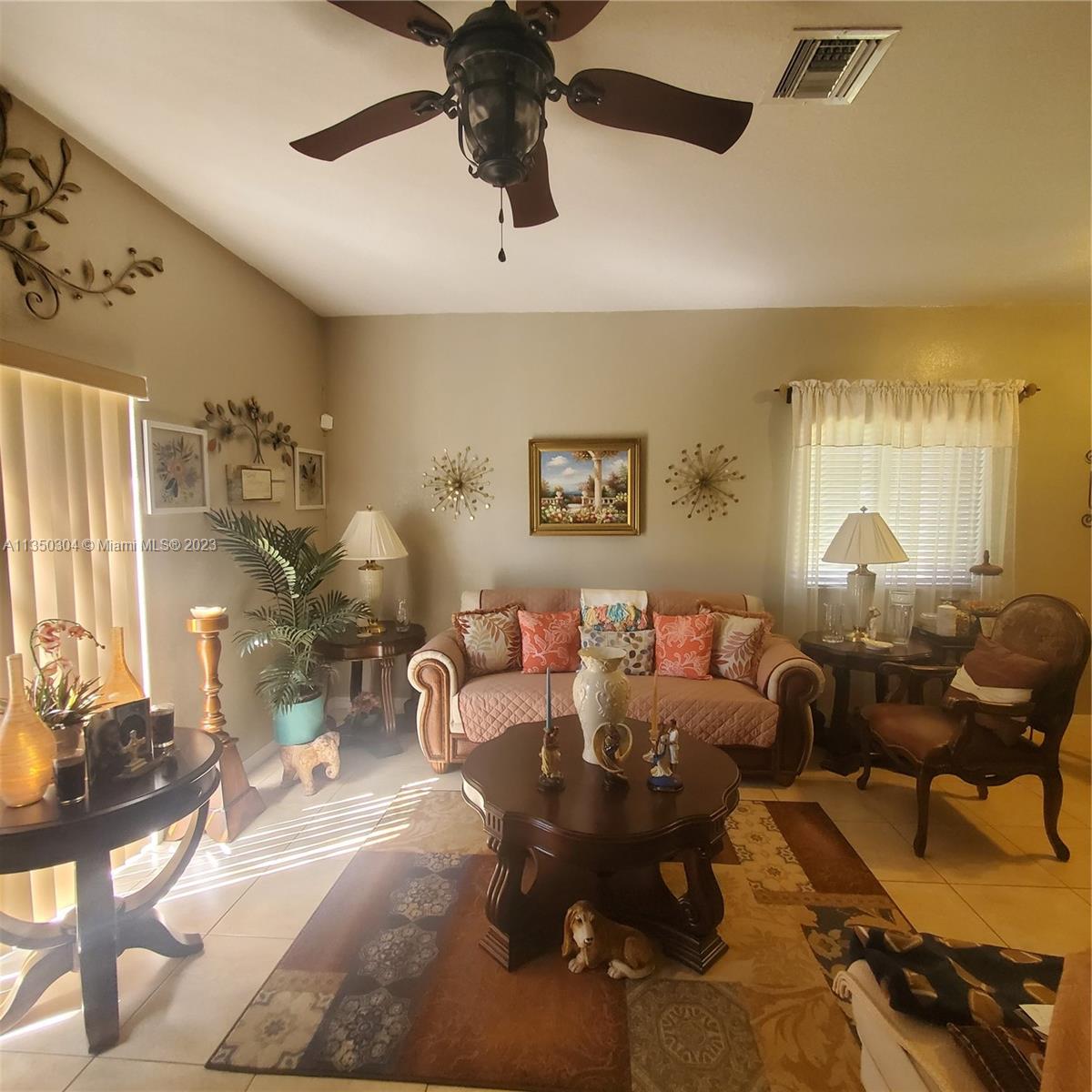 Photo 7 of 16 of listing 7585bffb-5539-4eab-a21e-4cc42b6c7229 condo