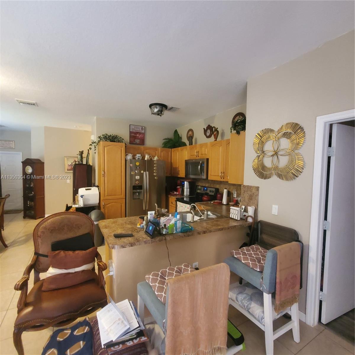 Photo 8 of 16 of listing 7585bffb-5539-4eab-a21e-4cc42b6c7229 condo